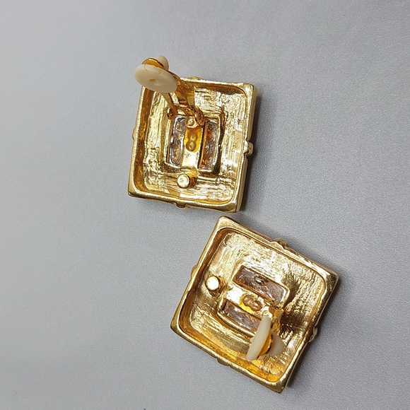 Vintage Modernist Two Tobe Gold and Silver Square Clip On Earrings - Picture 5 of 6